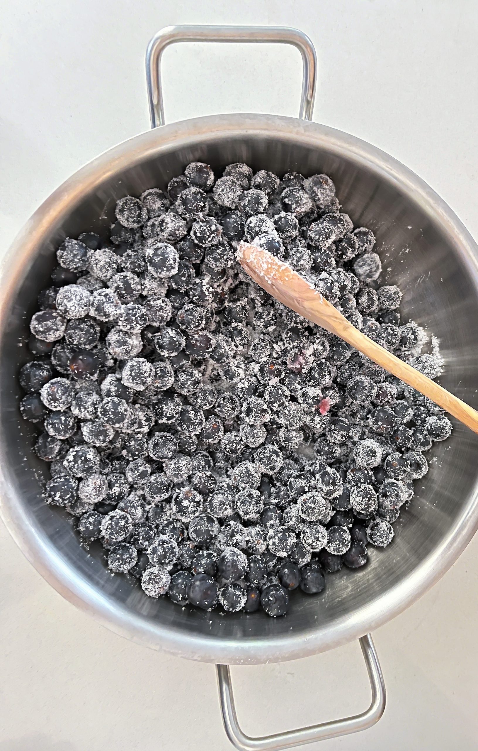 Concord Grapes Jam Recipe: put the grapes and sugar in a pot