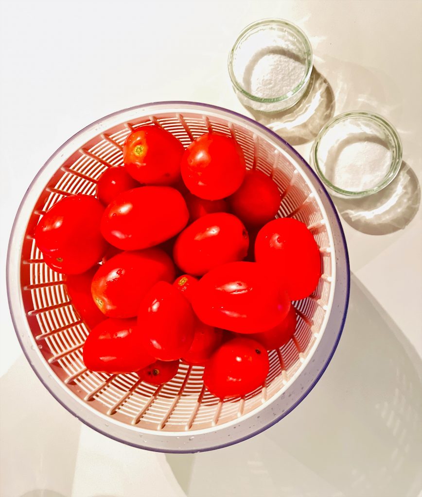 homemade tomato juice ingredients: tomatoes, salt and sugar