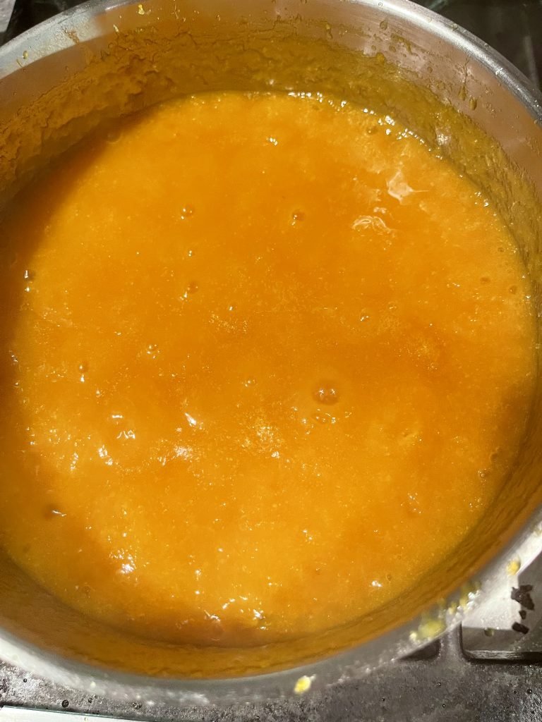 cook mandarin jam mixture