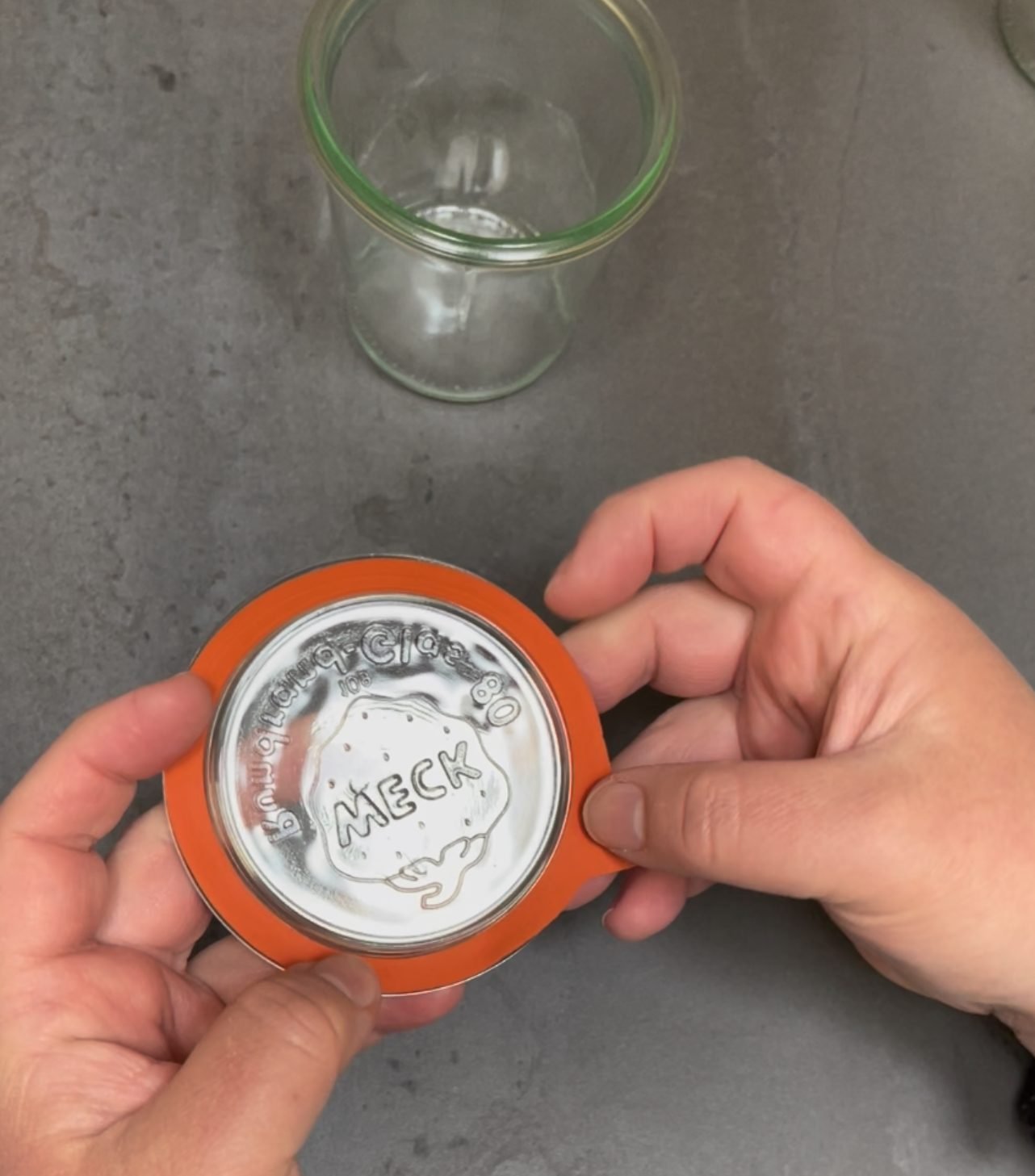 this is how you apply rubber gasket to WECK glass lid