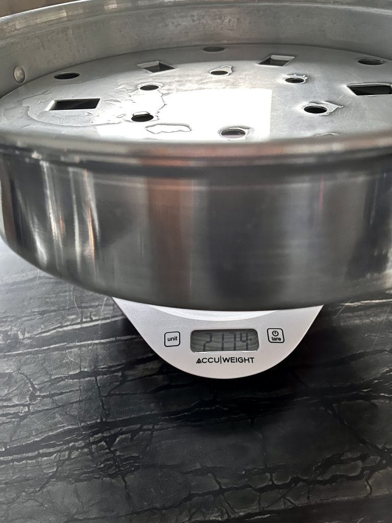 weight of the aluminum steam canner pan filled with 4 cups of water is only 4 1/2 lb