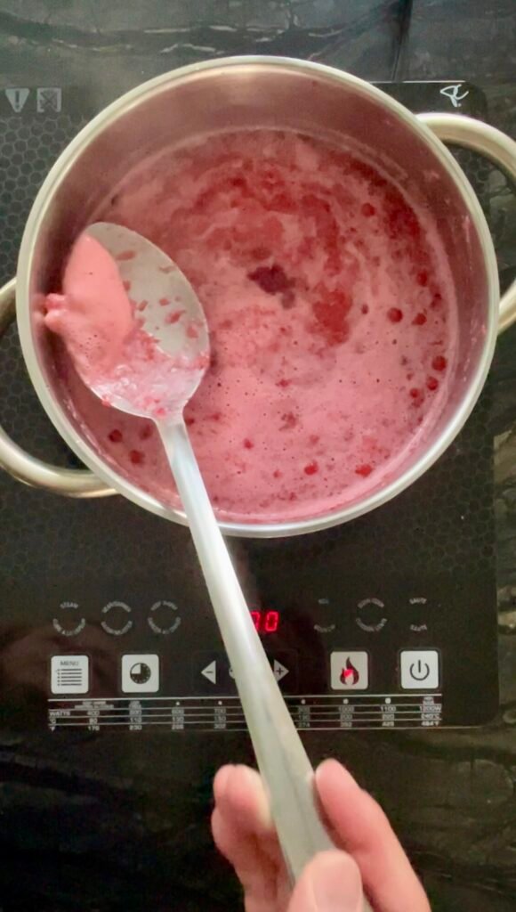 remove impurities from the surface of the cooking huckleberry jam