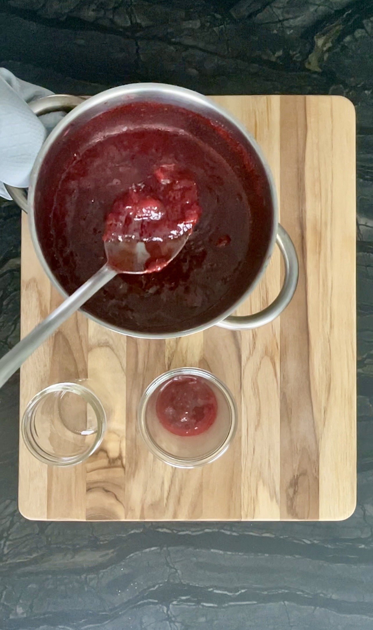 texture of the fully cooked jam